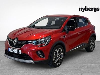 Röd Begagnad 2022 Renault Captur Techno SUV | 199 000 kr (Marknadspris)
