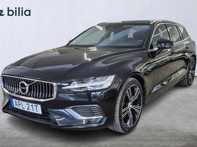 Svart Begagnad 2021 Volvo V60 Inscription Kombi | 294 900 kr (Marknadspris)