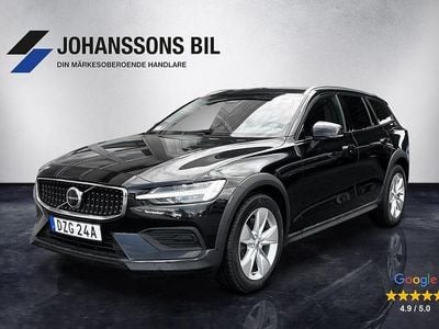 Svart Begagnad 2022 Volvo V60 CC Momentum Kombi | 329 900 kr (Lite dyr)