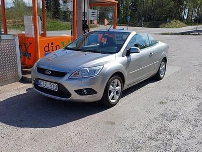 Begagnad Ford Focus 100 HK (73 kW) 2008 Luna metallic (grå/champagne metallic)