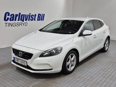 Begagnad Volvo V40 Momentum 114 HK (83 kW) 2015 Vit