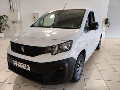 Vit Begagnad 2023 Peugeot Partner Minibuss | 229 000 kr (Dyr)