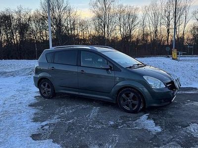 Grå Begagnad 2007 Toyota Corolla Verso Minibuss | 29 800 kr (Marknadspris)