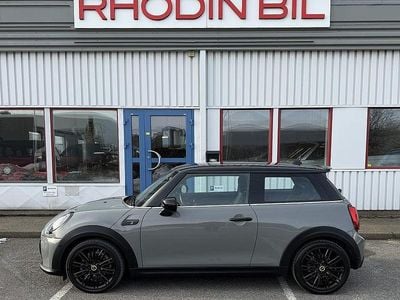 Begagnad Mini Cooper SE 135 kW (184 HK) 2021 Moonwalk grey metallic Halvkombi