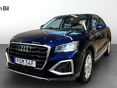 Navarrablå metallic Begagnad 2024 Audi Q2 Advanced SUV | 274 000 kr (Marknadspris)