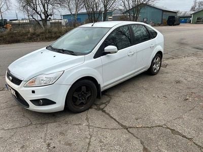 Vit Begagnad 2011 Ford Focus Platinum Halvkombi | 12 500 kr (Marknadspris)