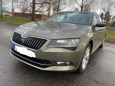 begagnad Skoda Superb Combi 150hk TDI 6-vxl