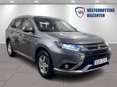 Grå Begagnad 2017 Mitsubishi Outlander SUV | 139 000 kr (Marknadspris)