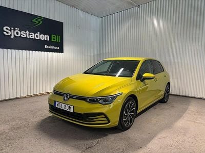 Gul Begagnad 2020 VW Golf VII Halvkombi | 229 800 kr (Marknadspris)
