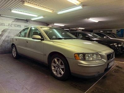Begagnad Volvo S60 Kinetic 209 HK (153 kW) 2005 Brun Sedan
