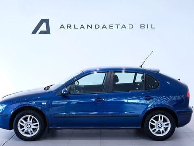 Mörkblå Begagnad 2005 Seat Leon Halvkombi | 33 800 kr