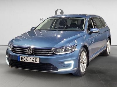 Blå Begagnad 2017 VW Passat GTE Kombi | 129 900 kr (Superpris)