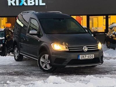 Ljusgrå Begagnad 2018 VW Caddy Minibuss | 139 900 kr (Dyr)
