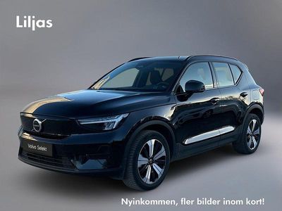 Svart Begagnad 2022 Volvo XC40 Core SUV | 329 000 kr