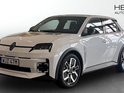 Begagnad Renault 5 E-Tech Techno 110 kW (150 HK) 2025 Vit Halvkombi