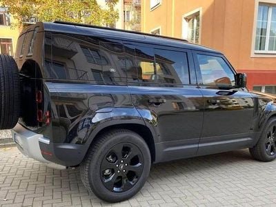 Begagnad Land Rover Defender S 200 HK (147 kW) 2023 Svart SUV