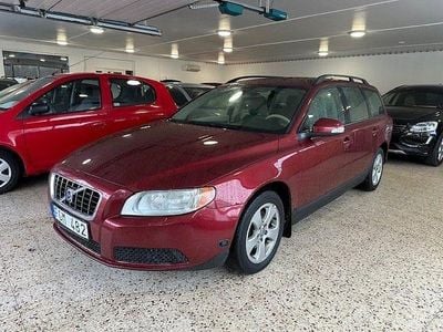 Begagnad Volvo V70 Kinetic 146 HK (107 kW) 2008 Röd Kombi