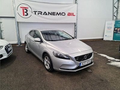 Begagnad Volvo V40 Momentum 150 HK (110 kW) 2016 Silver