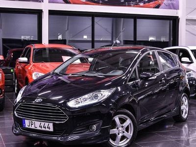 Begagnad Ford Fiesta Titanium 101 HK (74 kW) 2016 Svart Halvkombi