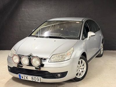 Begagnad Citroën C4 109 HK (80 kW) 2005 Silver Halvkombi
