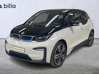 Capparis white with highlight bmw i blue Begagnad 2022 BMW i3 Comfort Edition Halvkombi | 229 900 kr (Marknadspris)