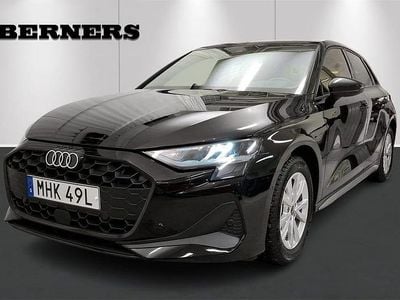 Svart Begagnad 2025 Audi A3 Advanced | 324 900 kr (Lite dyr)