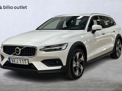 begagnad Volvo V60 CC B4 AWD Adv Edt VOC Navi Drag 2021, Kombi