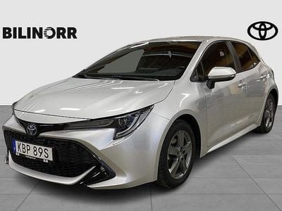 Silver Begagnad 2019 Toyota Corolla Hybrid Style Halvkombi | 219 900 kr (Marknadspris)