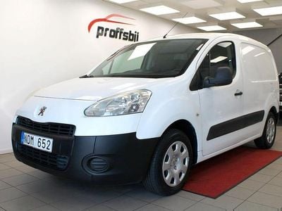 Vit Begagnad 2012 Peugeot Partner Minibuss | 69 500 kr (Dyr)