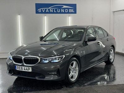 Begagnad BMW 330e Sport Line 184 HK (135 kW) 2019 Grå Sedan