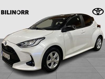 Begagnad Toyota Yaris Hybrid Style 117 HK (86 kW) 2022 Vit Halvkombi