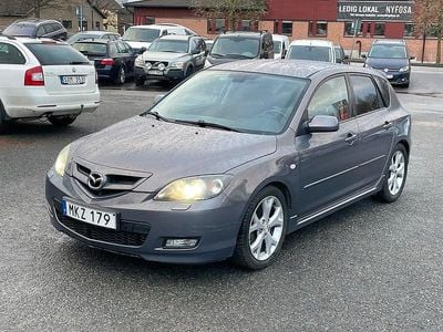 Grå Begagnad 2006 Mazda 3 Inclusive Halvkombi | 24 900 kr (Marknadspris)