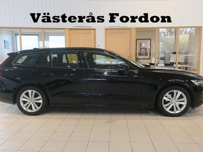 Svart Begagnad 2018 Volvo V60 Momentum Kombi | 219 900 kr (Marknadspris)