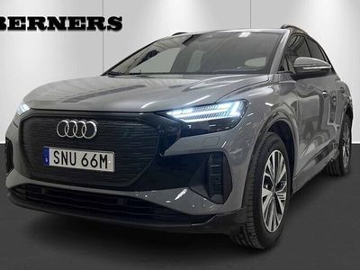 begagnad Audi Q4 e-tron e-tron quattroQuattro 50 Drag Svart optik Nya 2022, Personbil