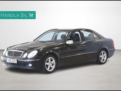 Svart Begagnad 2003 Mercedes E320 Sedan | 49 900 kr (Marknadspris)