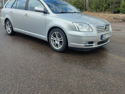 begagnad Toyota Avensis Kombi 2.0 D-4 VVT-i