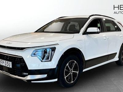 Vit Begagnad 2024 Kia Niro SUV | 329 900 kr (Bra pris)