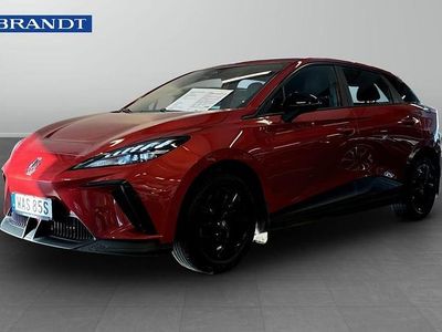 Begagnad MG MG4 EV 125 kW (171 HK) 2023 Röd Halvkombi