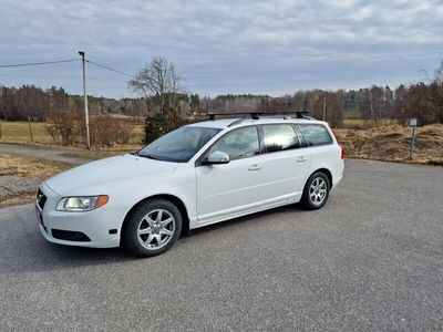 begagnad Volvo V70 D5 AWD Momentum Euro 4