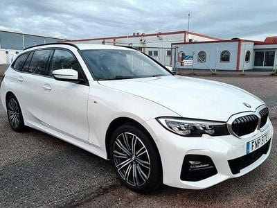 Vit Begagnad 2021 BMW 330 M Sport Kombi | 298 900 kr