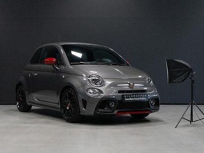 Grå Begagnad 2022 Abarth 595 Halvkombi | 215 000 kr (Marknadspris)