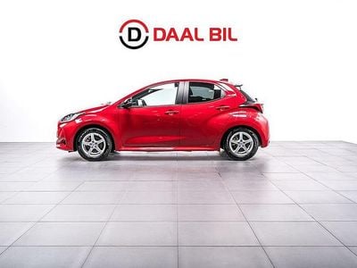 Röd Begagnad 2022 Toyota Yaris Hybrid Sport Sportkupé | 249 700 kr (Marknadspris)