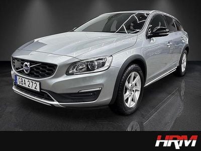 Silver Begagnad 2015 Volvo V60 CC Summum Kombi | 184 900 kr (Lite dyr)