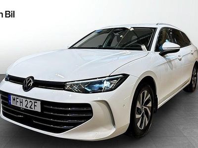 Pure white Begagnad 2024 VW Passat Business Kombi | 329 900 kr (Dyr)
