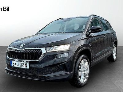 Svart Ny 2025 Skoda Karoq Selection SUV | 339 900 kr (Marknadspris)