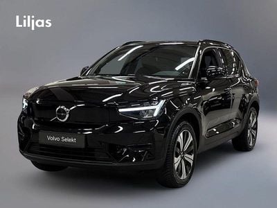 Svart Begagnad 2022 Volvo XC40 Core SUV | 289 000 kr