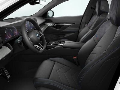 Alpine white Begagnad 2000 BMW i5 M Sport Kombi | 790 200 kr (Bra pris)