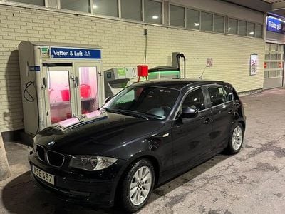 Begagnad BMW 116 122 HK (89 kW) 2010 Halvkombi