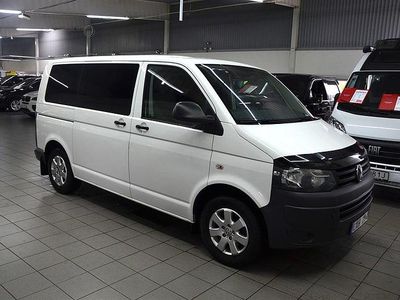 Vit Begagnad 2012 VW Shuttle Minibuss | 129 900 kr