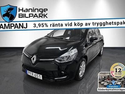 Svart Begagnad 2017 Renault Clio IV Zen Halvkombi | 99 900 kr (Marknadspris)